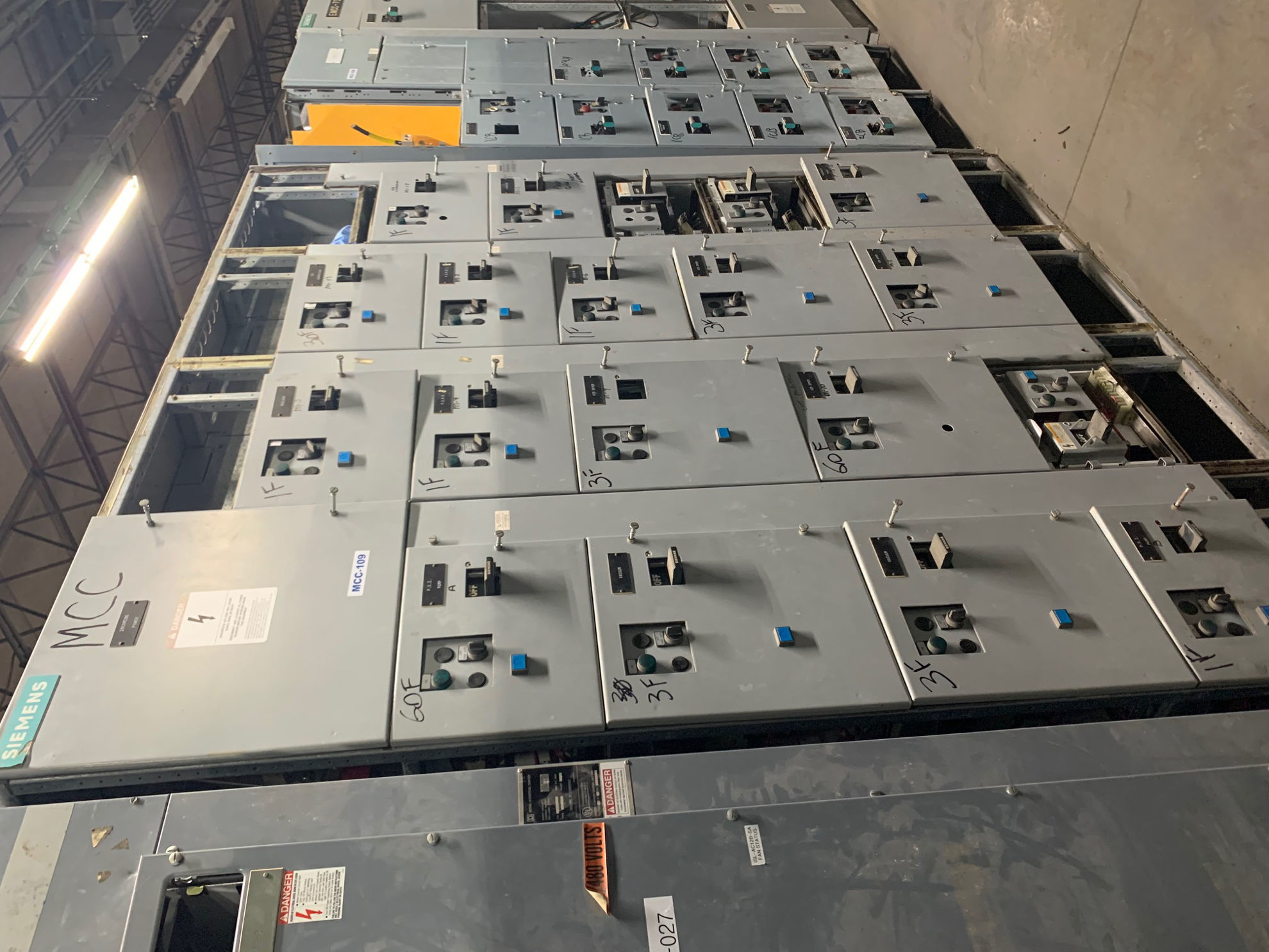 Picture of Siemens Model 95 MCC 600 Amp MLO 480Y/277 Volt R&G