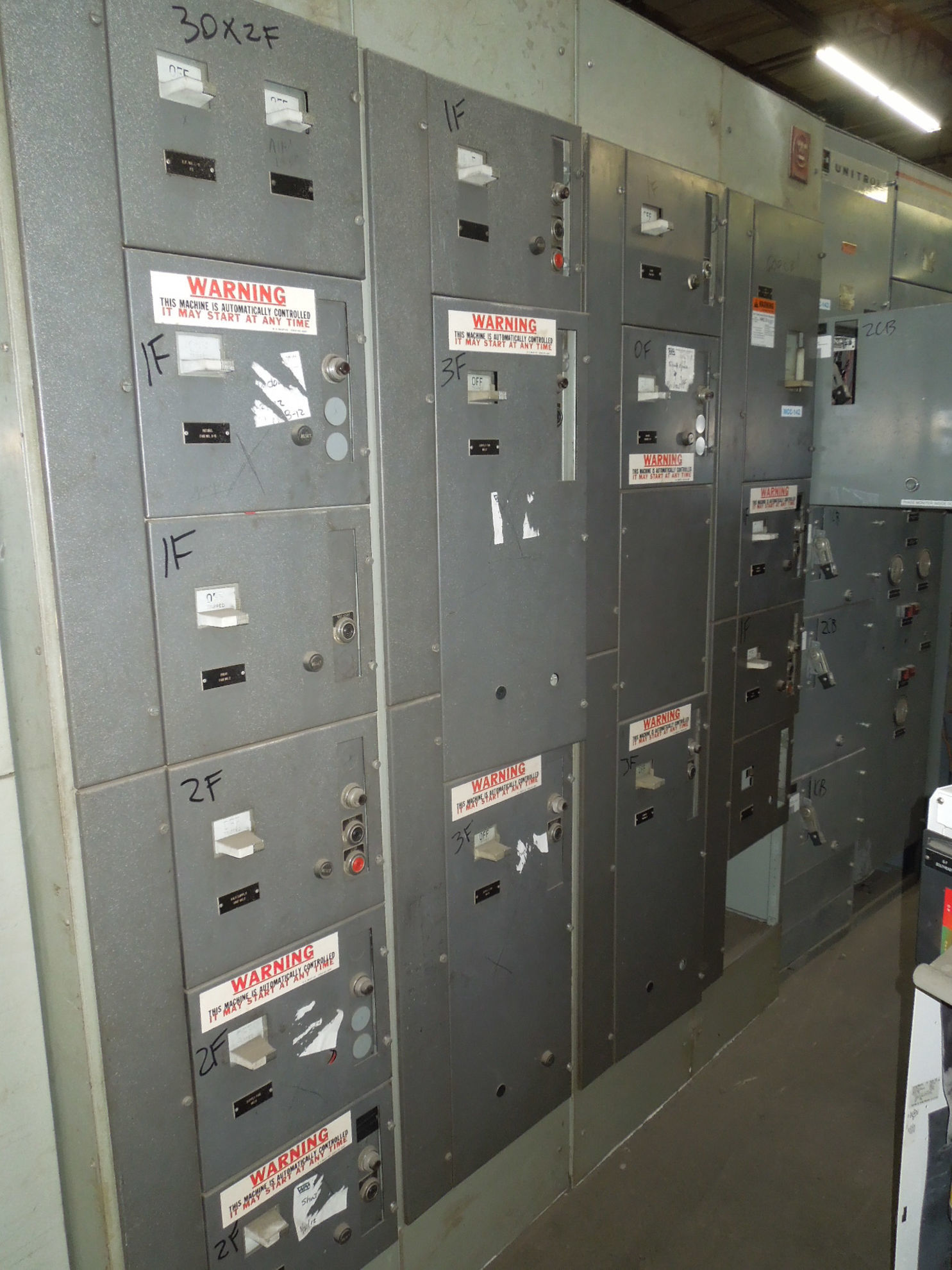 Picture of Westinghouse Type W MCC 400 Amp LA3400F Main Breaker 480Y/277 Volt R&G