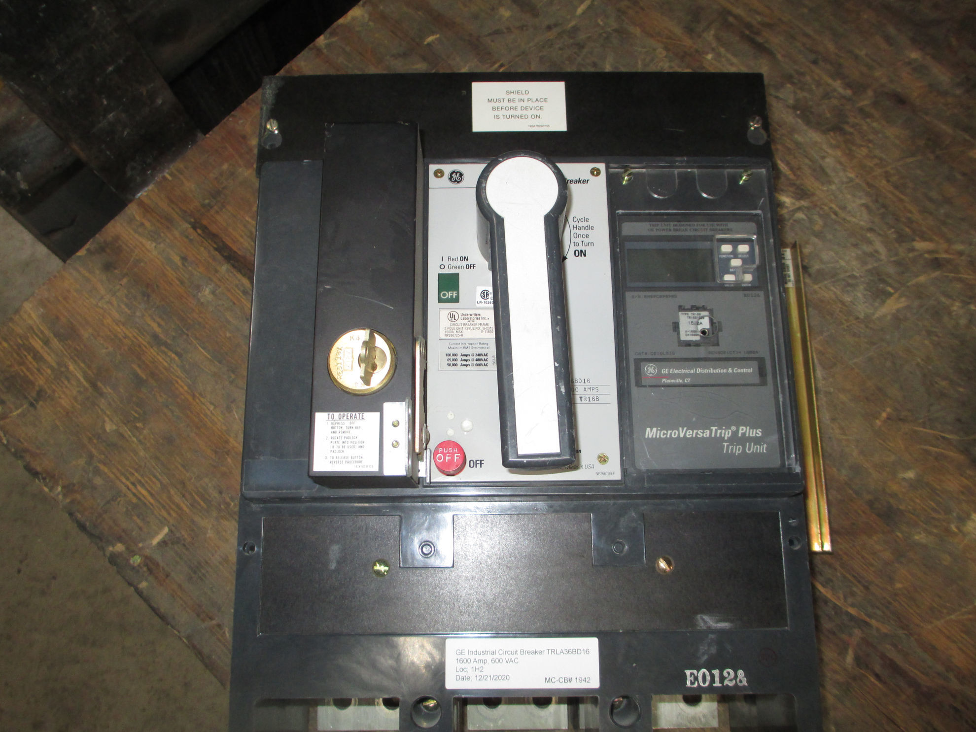 Picture of GE TRLA36BD16 Industrial Circuit Breaker 1600 Amp 600 Volt AC M/O F/M