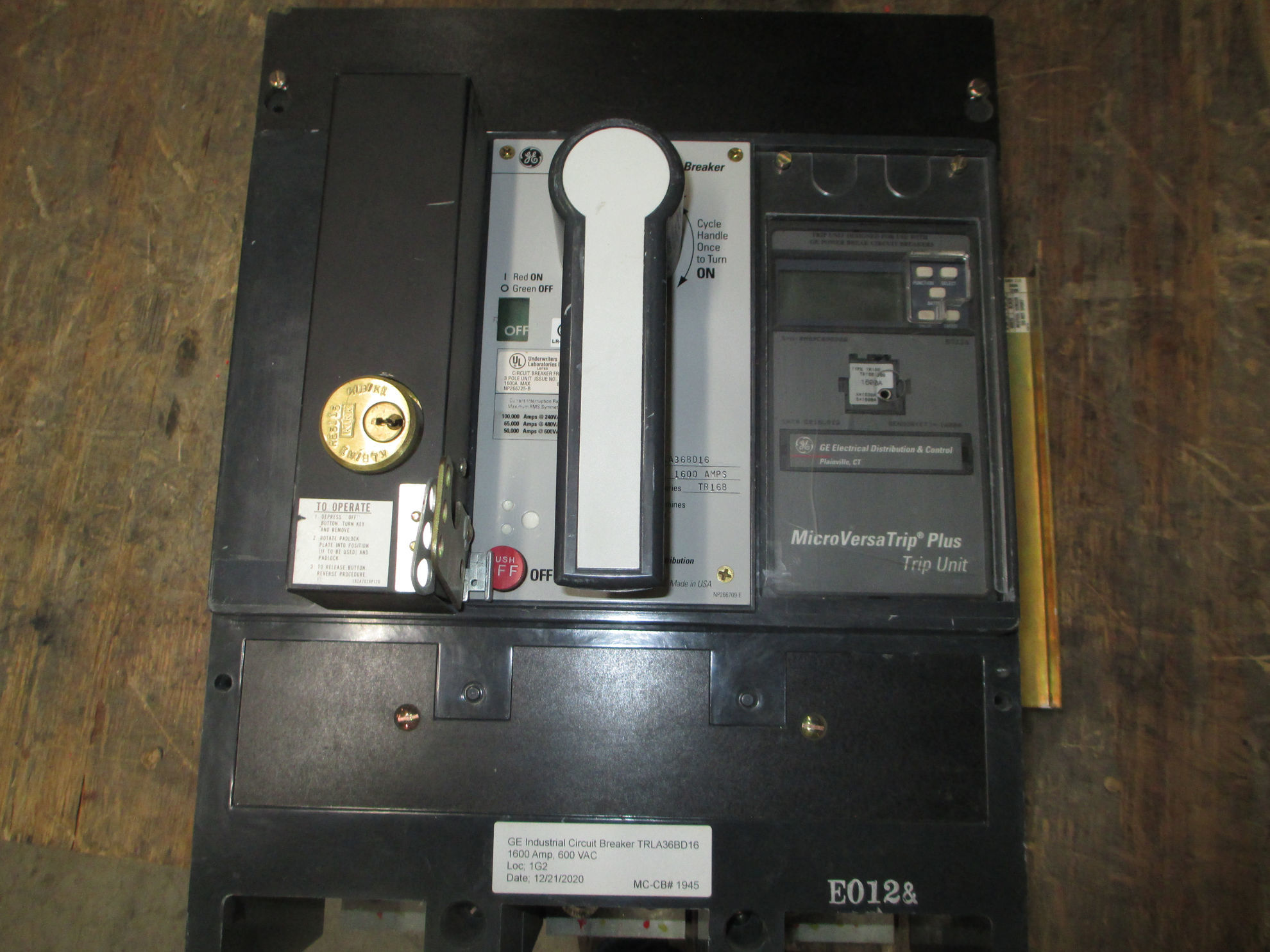 Picture of GE TRLA36BD16 Industrial Circuit Breaker 1600 Amp 600 Volt AC M/O F/M