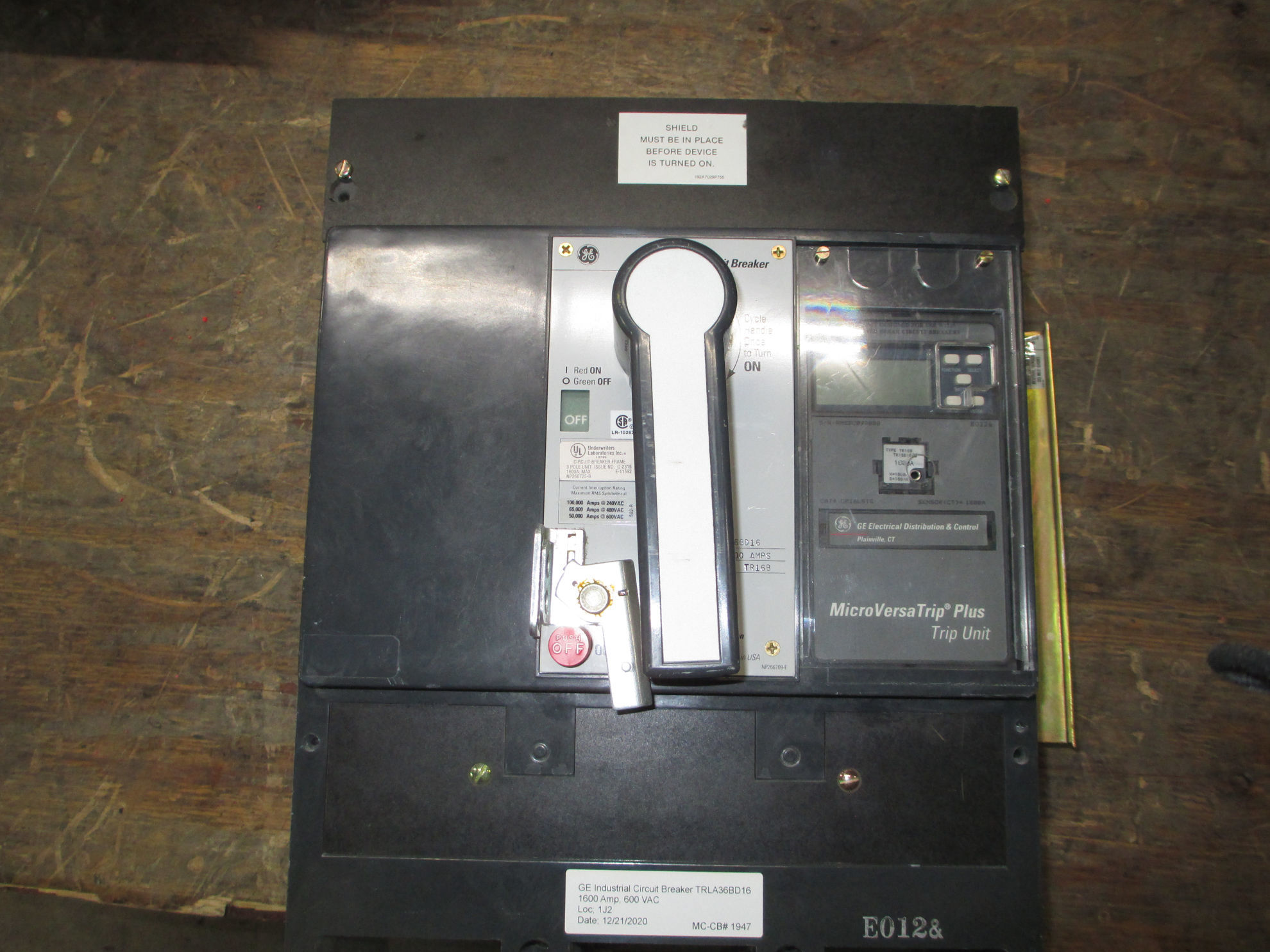 Picture of GE TRLA36BD16 Industrial Circuit Breaker 1600 Amp 600 Volt AC M/O F/M