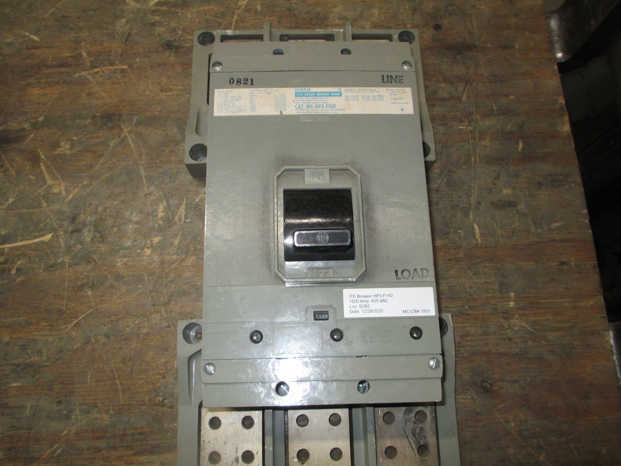 Picture of ITE HP3-F160 Circuit Breaker 1600 Amp 600 Volt AC W/ Mounting Plate