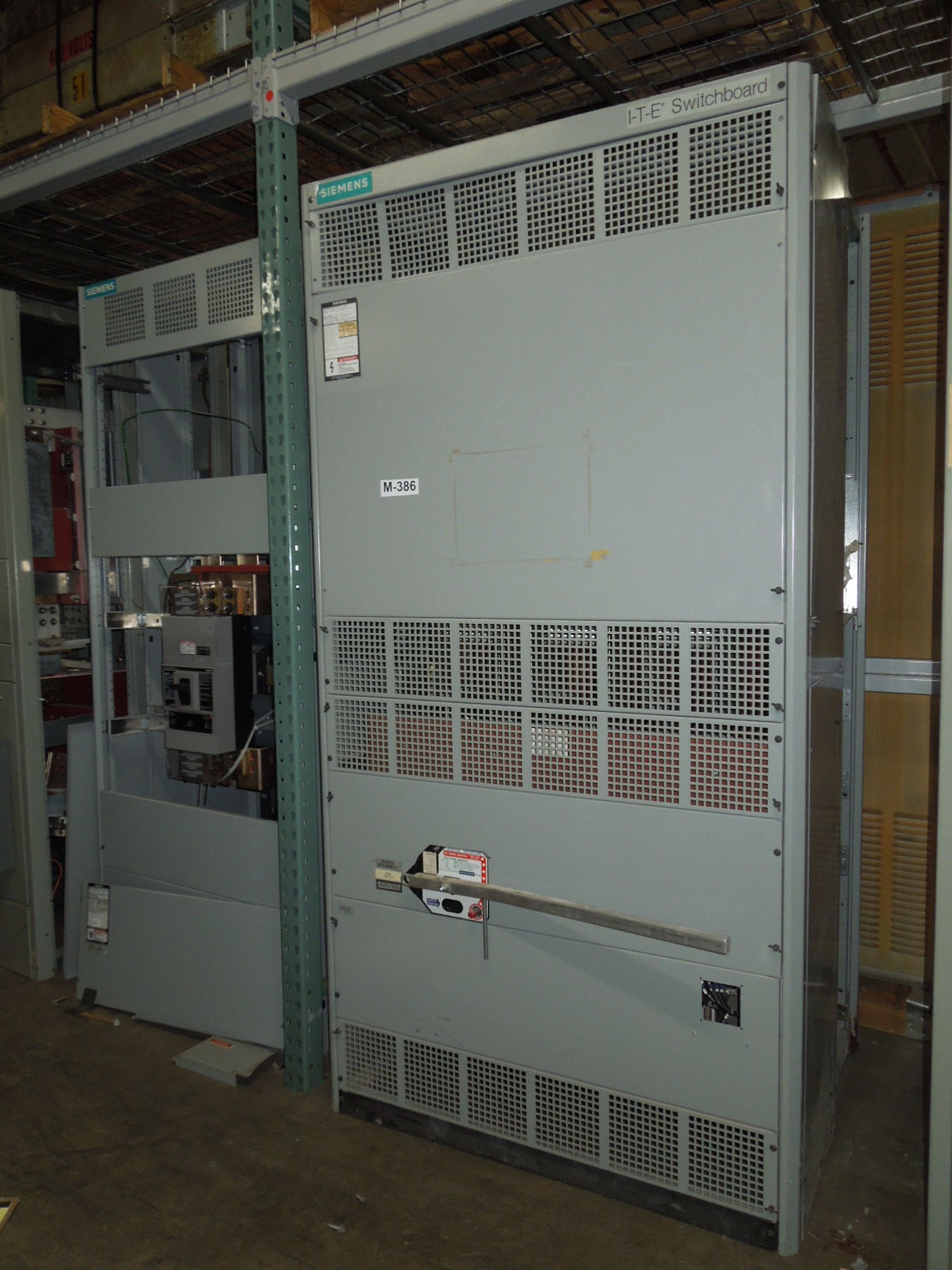 Picture of Siemens MSB Switchboard QA-3033-CBC | 3000 Amp Fusible Main | 208Y/120V 3-Phase 4-Wire | NEMA 1 R&G