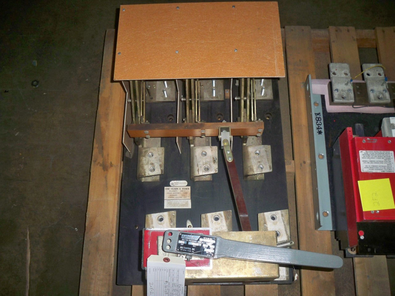 Picture of Boltswitch Pressure Contact Switch L367X8 | 800 Amp 600 Volt | Black Back Plate