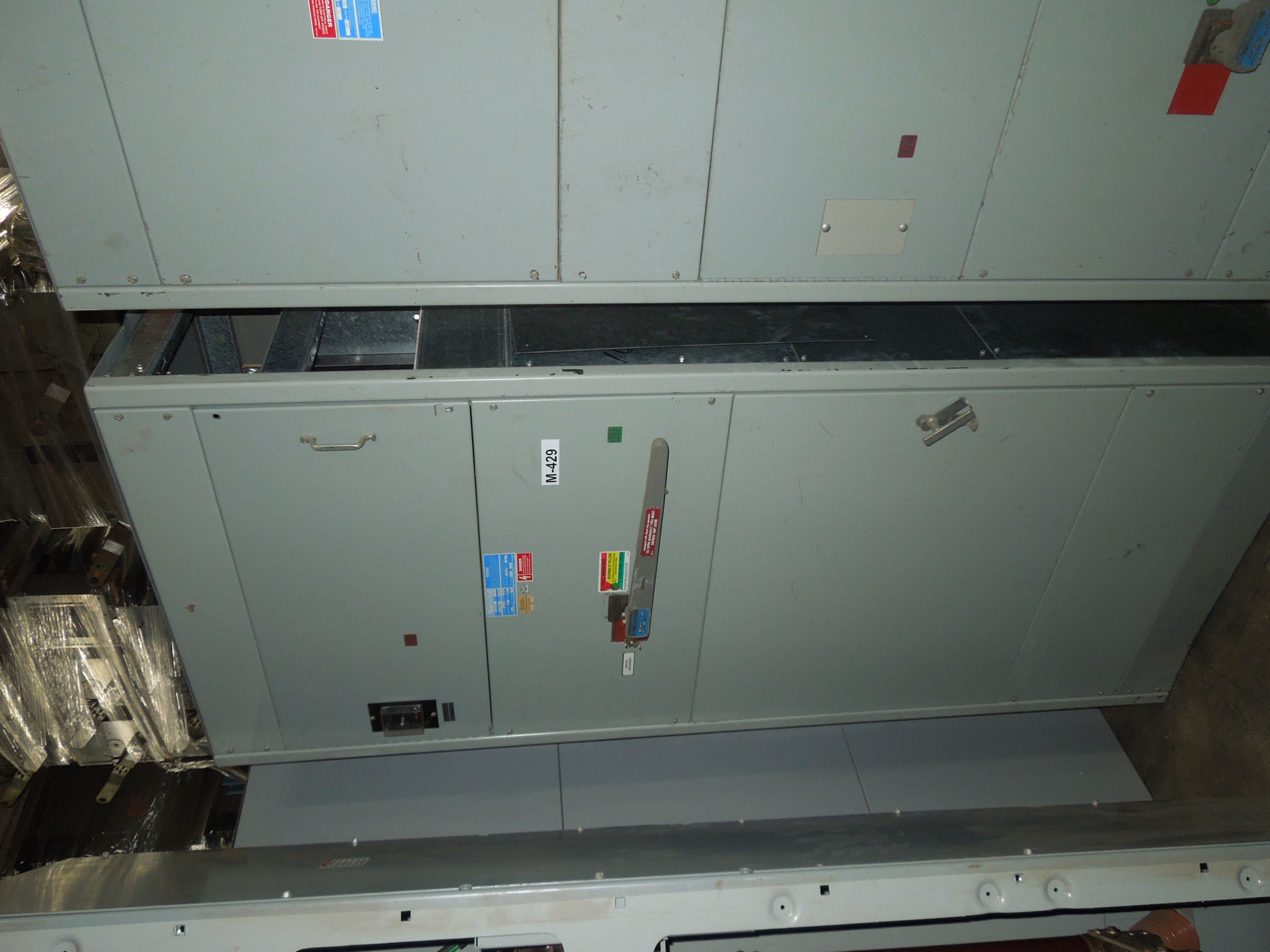 Picture of American Midwest Power F-BPS/FDP Switchboard Fusible Main VLB3410-ST Boltswitch 2000 Amp 480Y/277 Volt NEMA 1 R&G