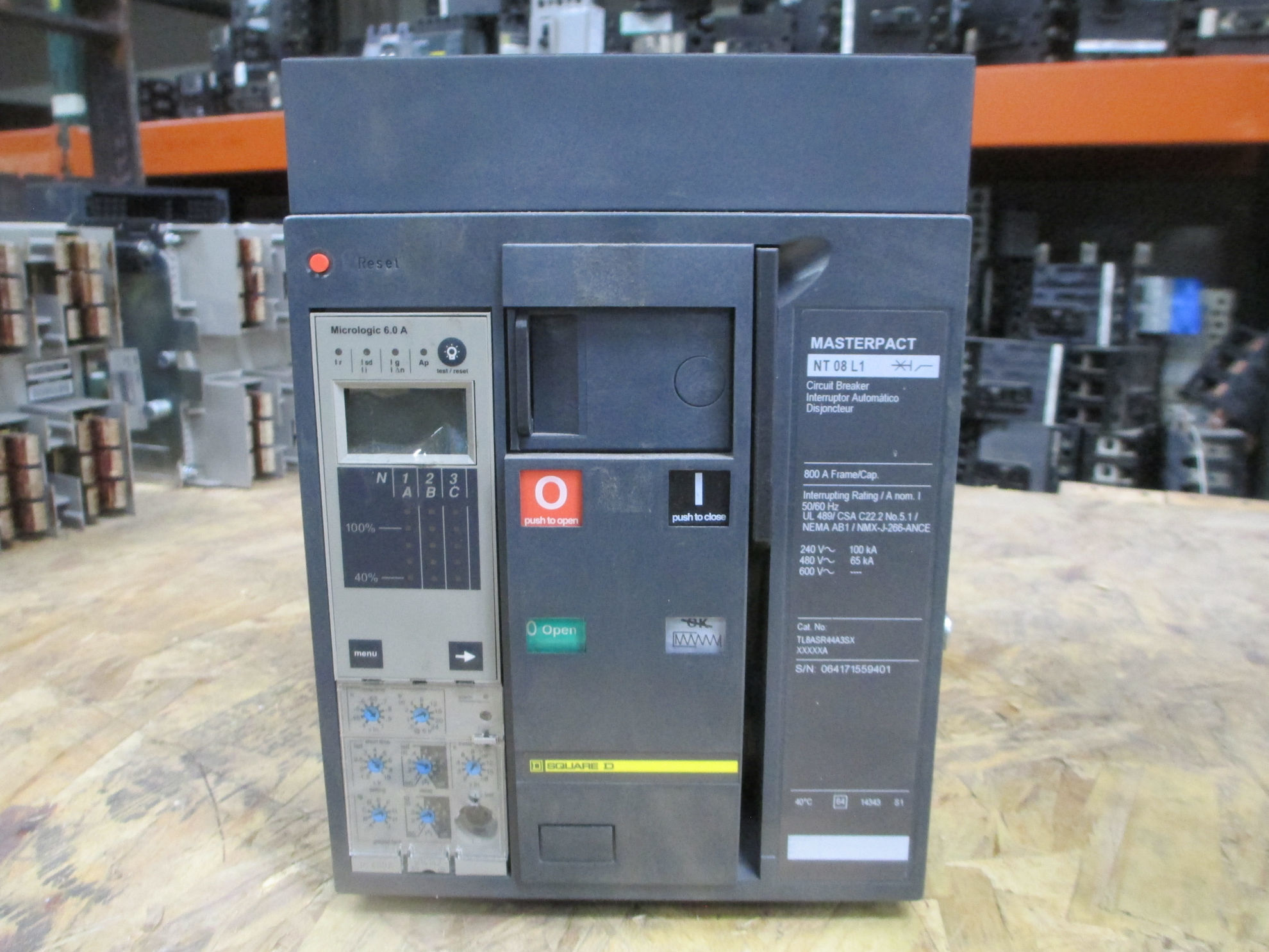 Picture of Square D NT08L1 MasterPact Breaker 800A 600 VAC D/O M/O