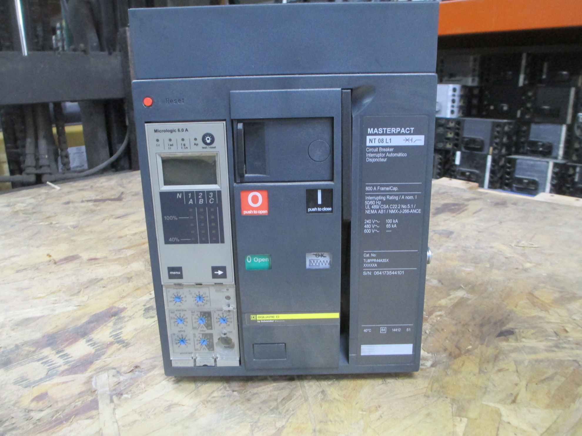 Picture of Square D NT08L1 MasterPact Breaker 800A 600 VAC D/O M/O