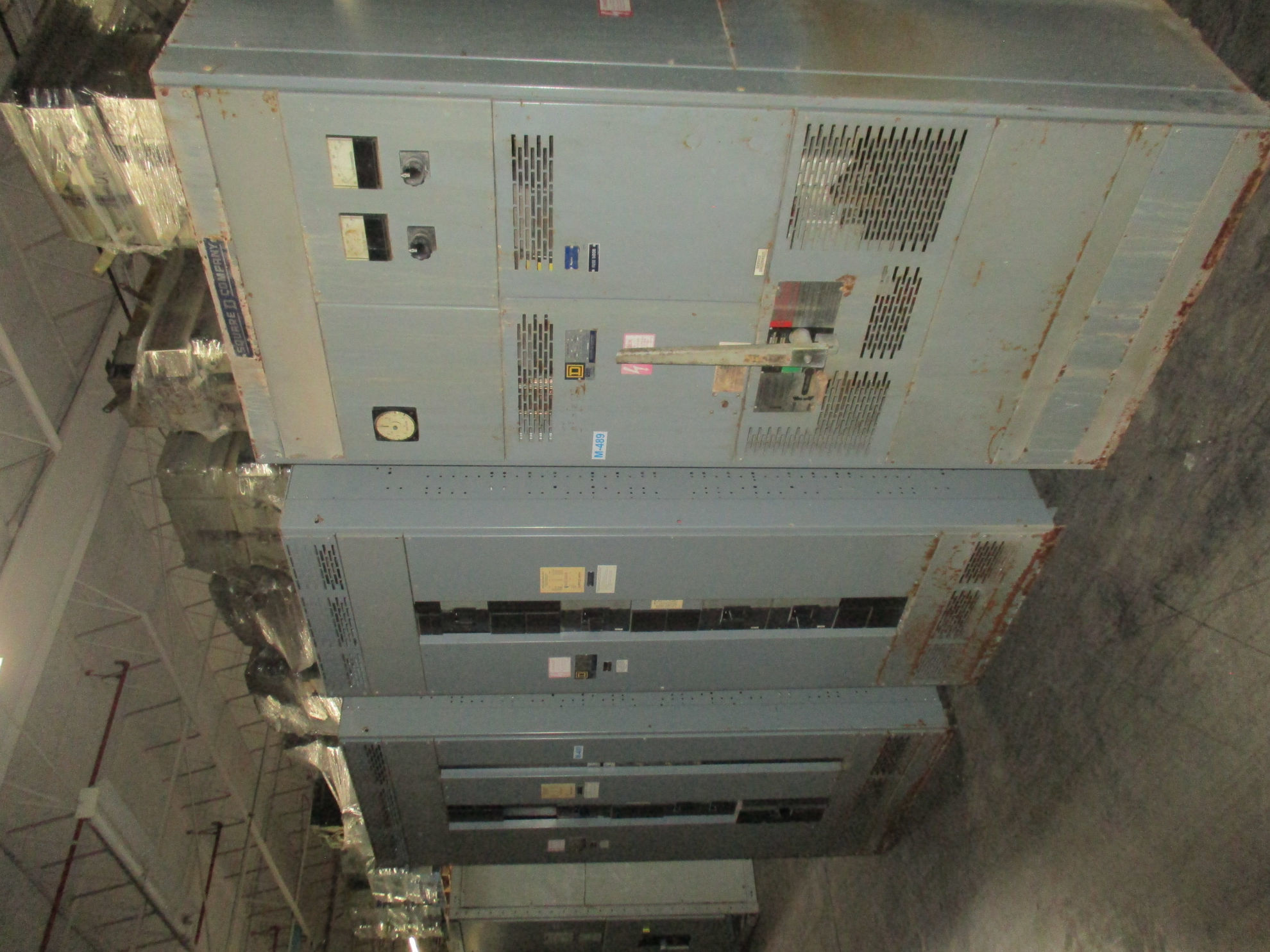 Picture of Square D Power Style Switchboard BP032300 | 3000 Amp Main Fusible | 240V 3-Phase 3-Wire | NEMA 1 R&G