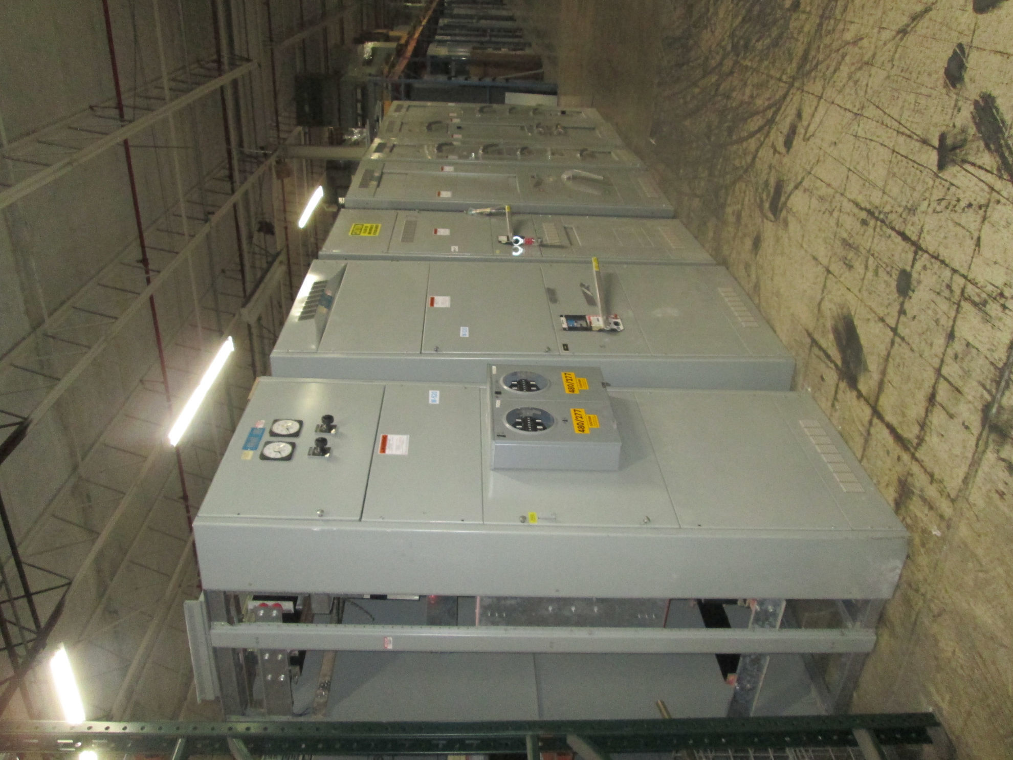 Picture of Siemens 3000 Amp Fusible Main Switchboard 480Y/277 Volt 3Ph 4W GFI W/ Distribution NEMA 1 R&G