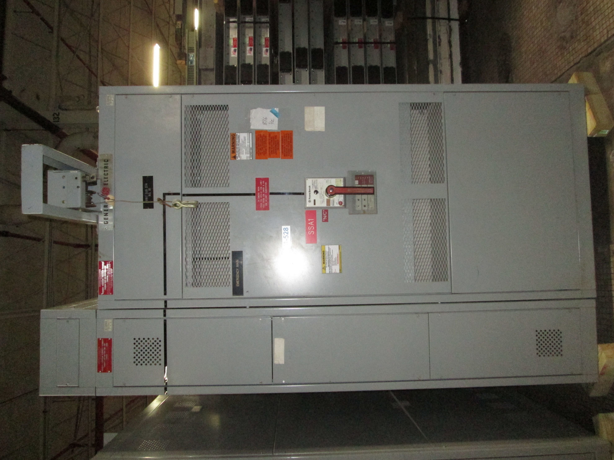 Picture of GE AV-Line Power Break Switchboard 4000 Amp 480Y/277 Volt 3PH 4W NEMA 1 R&G