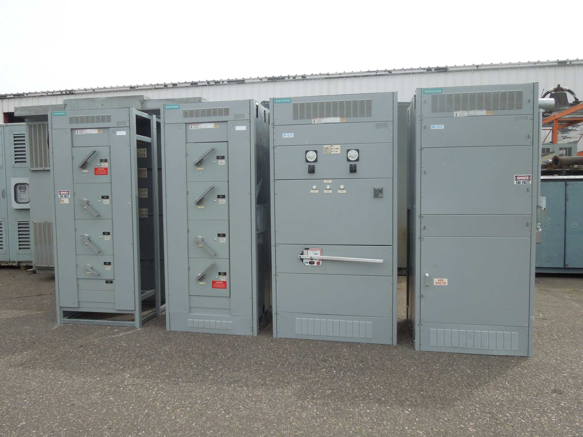 Picture of Siemens 3000 Amp CBC-3033-B Fusible Main Switchboard 480Y/277 Volt 3Ph 4W GFI NEMA 1 R&G