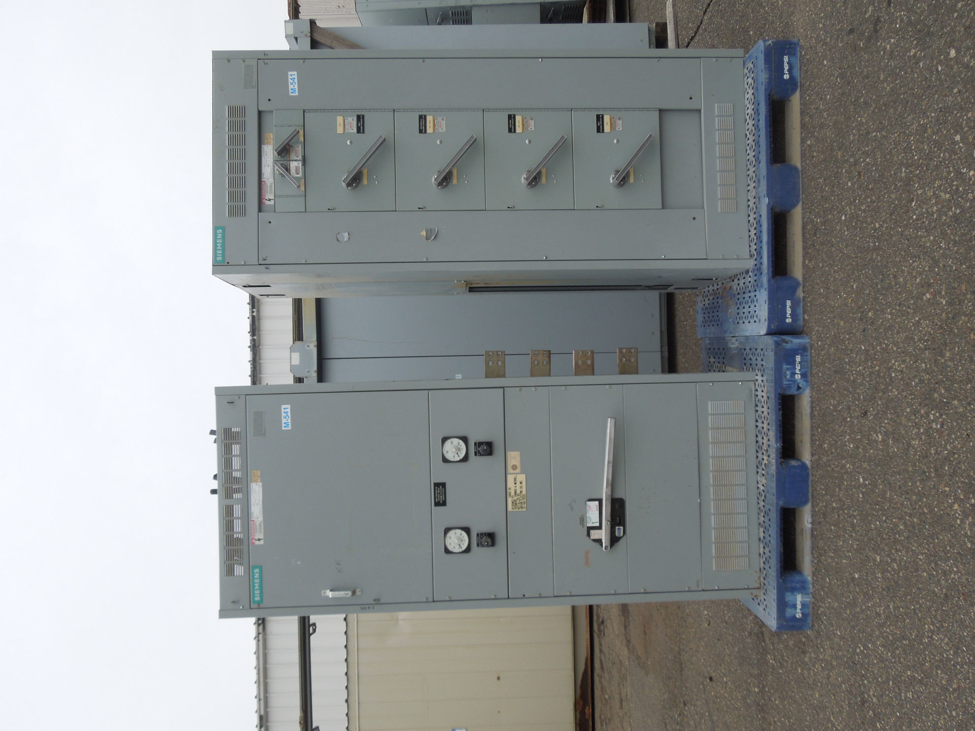 Picture of Siemens 1600 Amp QA-1633 Pringle Main Switchboard 208Y/120 Volt 3 Phase 4 Wire NEMA 1 R&G