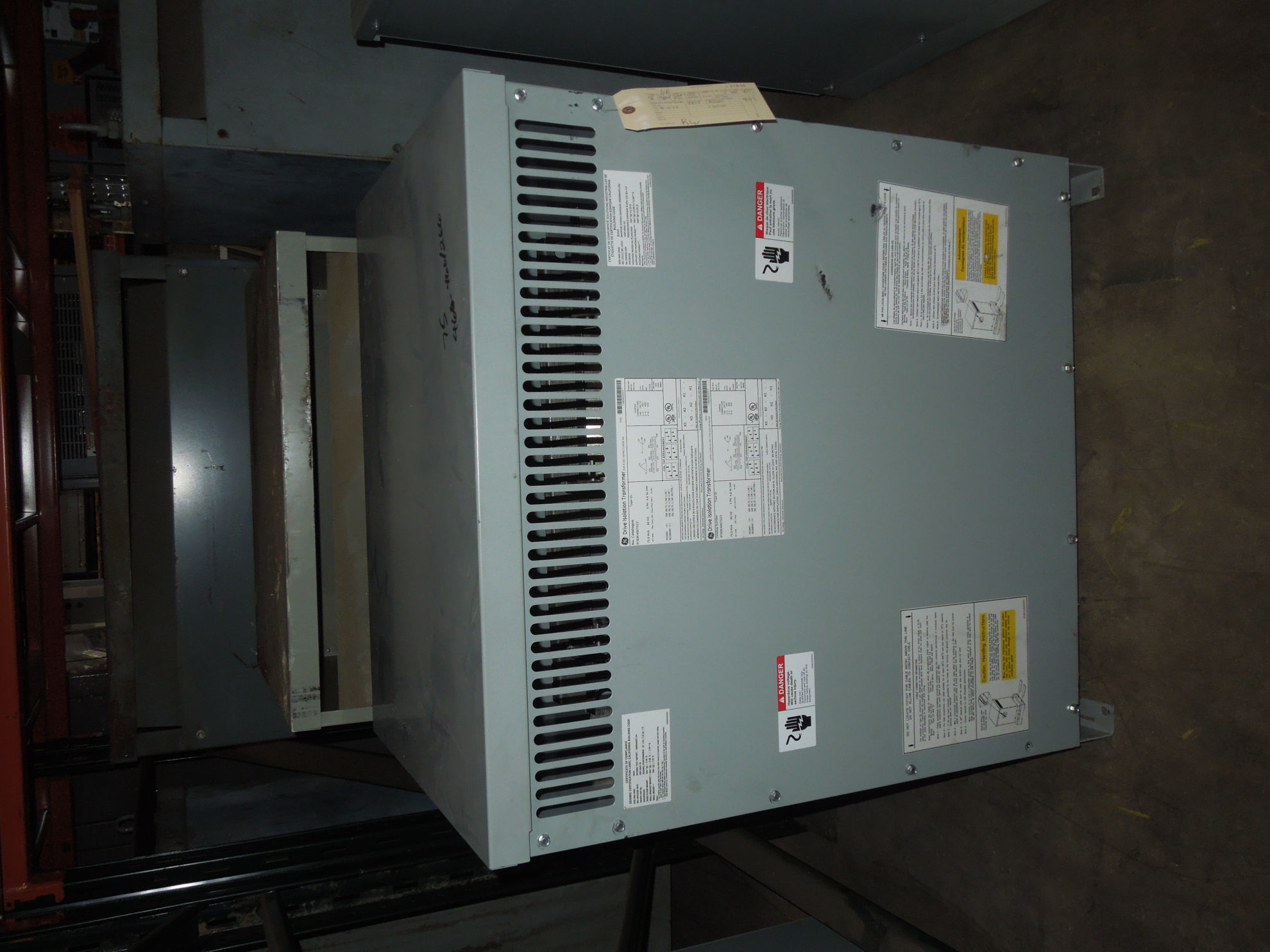 Picture of General Electric Low Voltage Dry Type Transformer | 75 KVA 460-460Y/260 Volt | 3 Phase NEMA 1 R&G