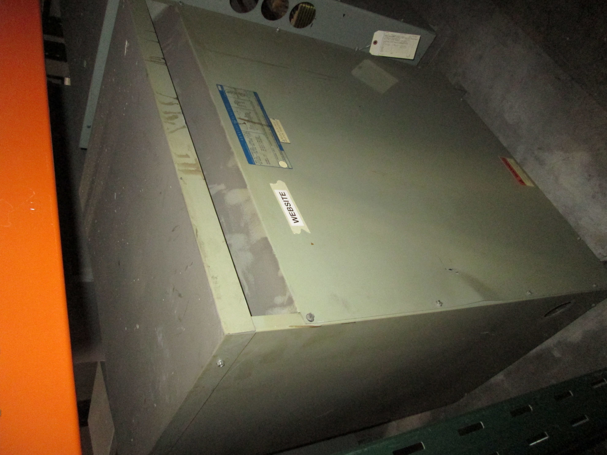 Picture of General Electric Low Voltage Dry Type Transformer | 175 KVA 460-460Y/266 Volt | 3 Phase NEMA 1 R&G