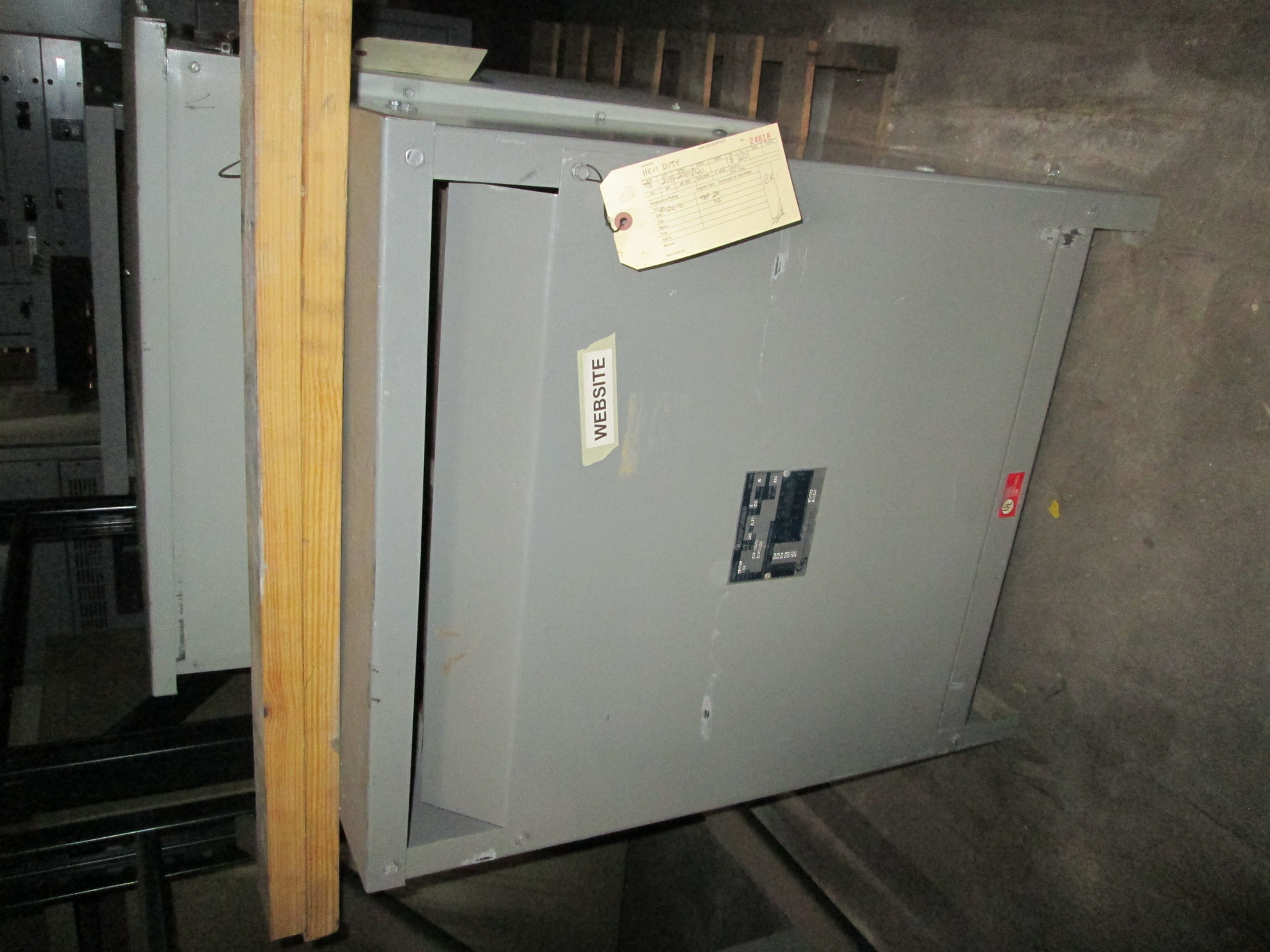 Picture of Hevi-Duty Low Voltage Dry Type Transformer | 75 KVA 208-208Y/120 Volt | 3 Phase NEMA 1 R&G