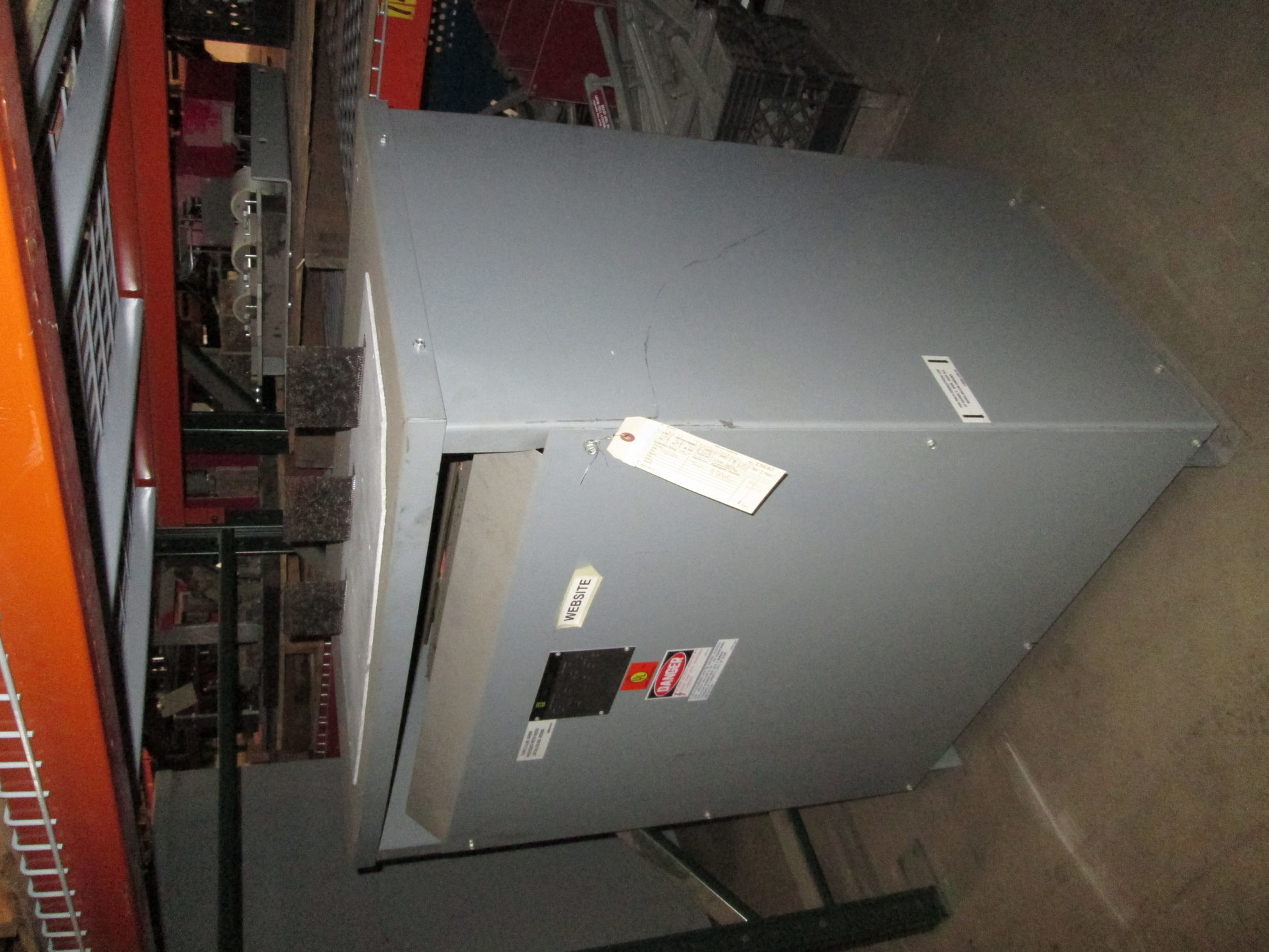 Picture of Square D Low Voltage Dry Type Transformer | 145 KVA 460-460/265 Volt | 3 Phase NEMA 1 R&G