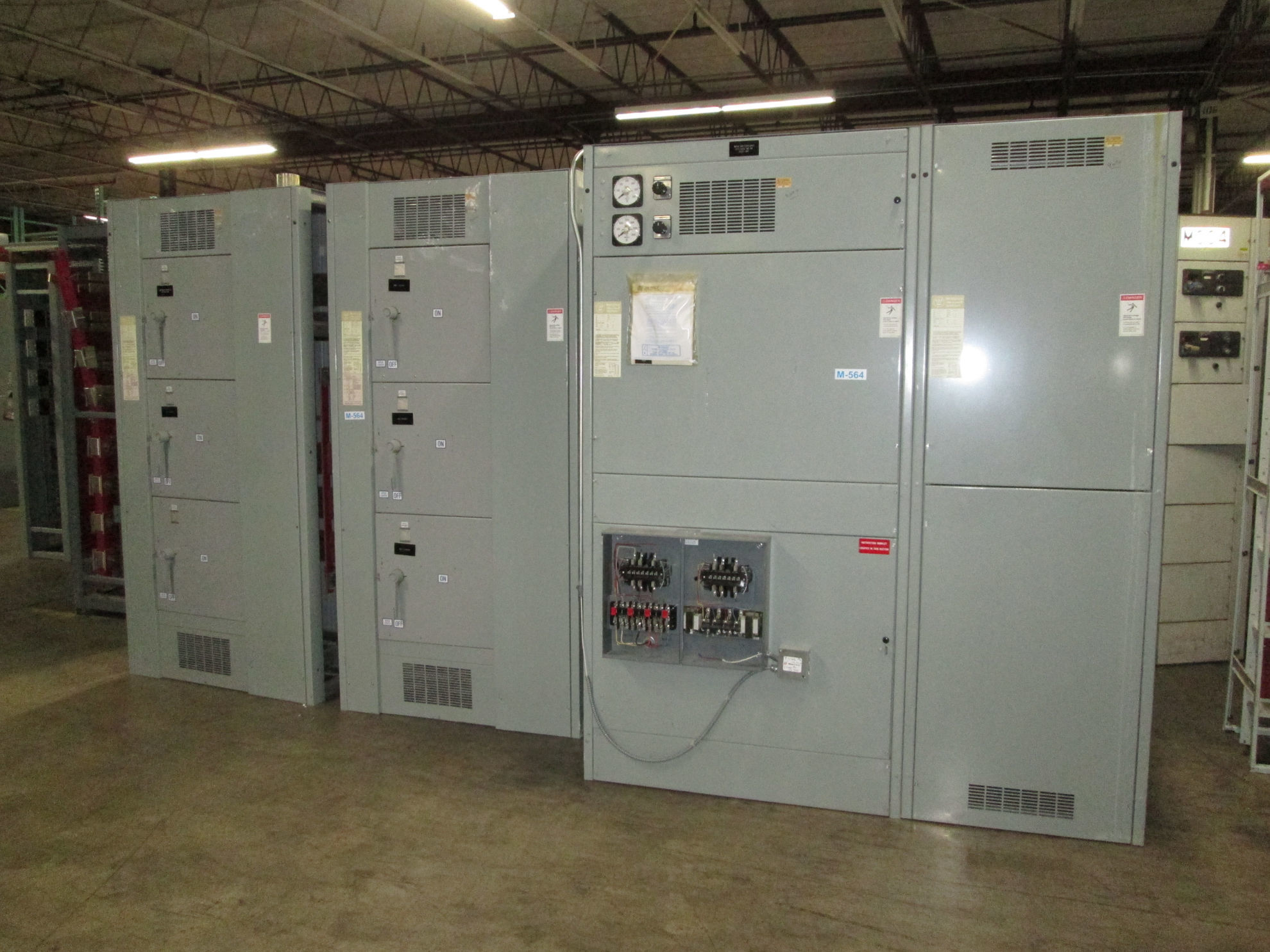 Picture of Westinghouse Pow-R-Line Switchboard 3000 Amp Main Lug Only 480Y/277 Volt NEMA 1 R&G