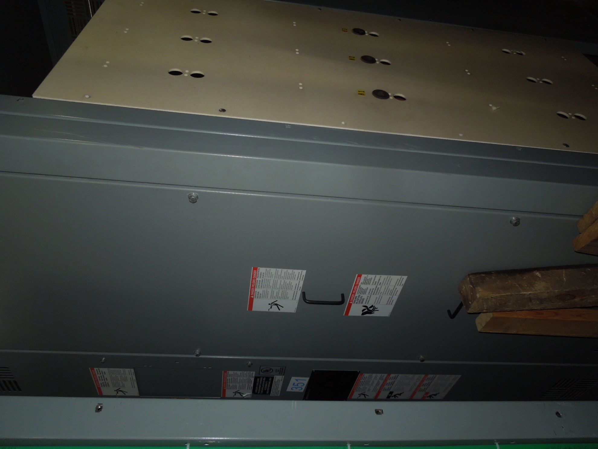 Picture of Square D Medium Voltage Dry Type Transformer | 300 KVA 13800-208Y/120 Volt | 3 Phase NEMA 1 R&G