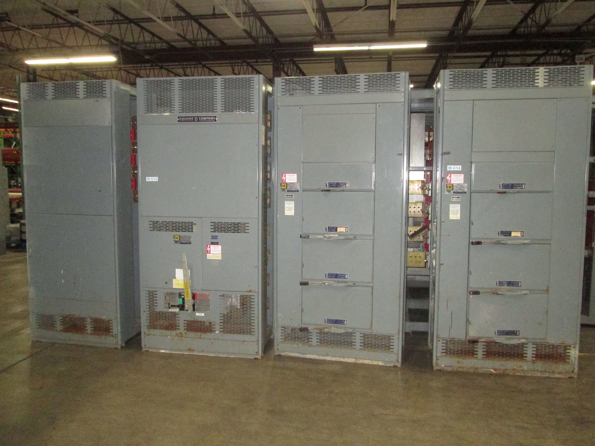 Picture of Square D QED Power Style Switchboard BP0322250 | 2500 Amp Fusible Main | 208Y/120V 3-Phase 4-Wire NEMA 1 R&G