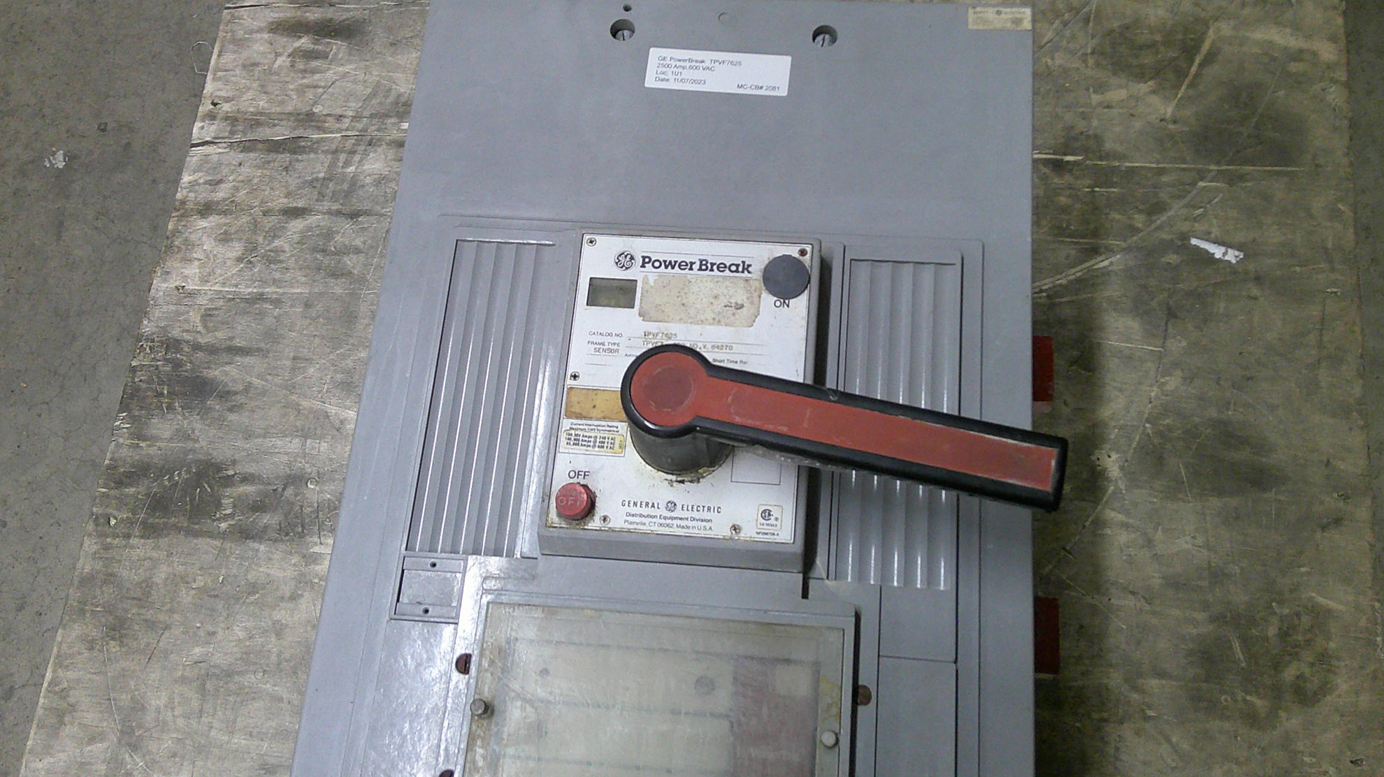 Picture of General Electric Power Break TPVF7625 Circuit Breaker 2500 Amp 600 Volt AC F/M M/O