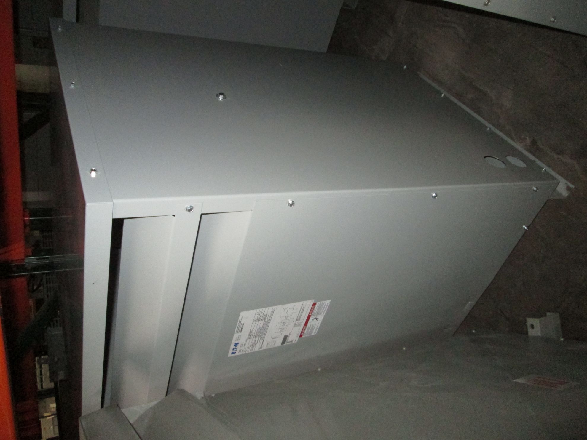 Picture of Eaton Low Voltage Dry Type Transformer | 112.5 KVA 480-208Y/120 Volt | 3 Phase NEMA 1 R&G