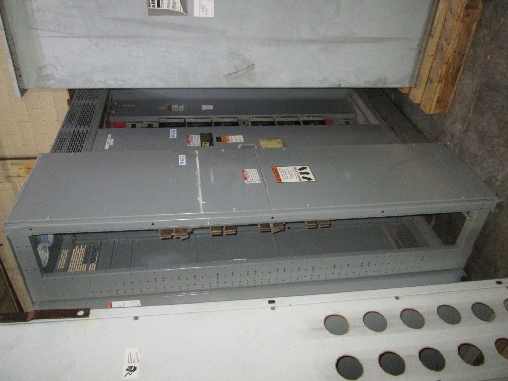 Picture of Square D QED Power Style Switchboard 2000 Amp MLO 480Y/277 Volt 3 Ph 4 W NEMA 1 R&G