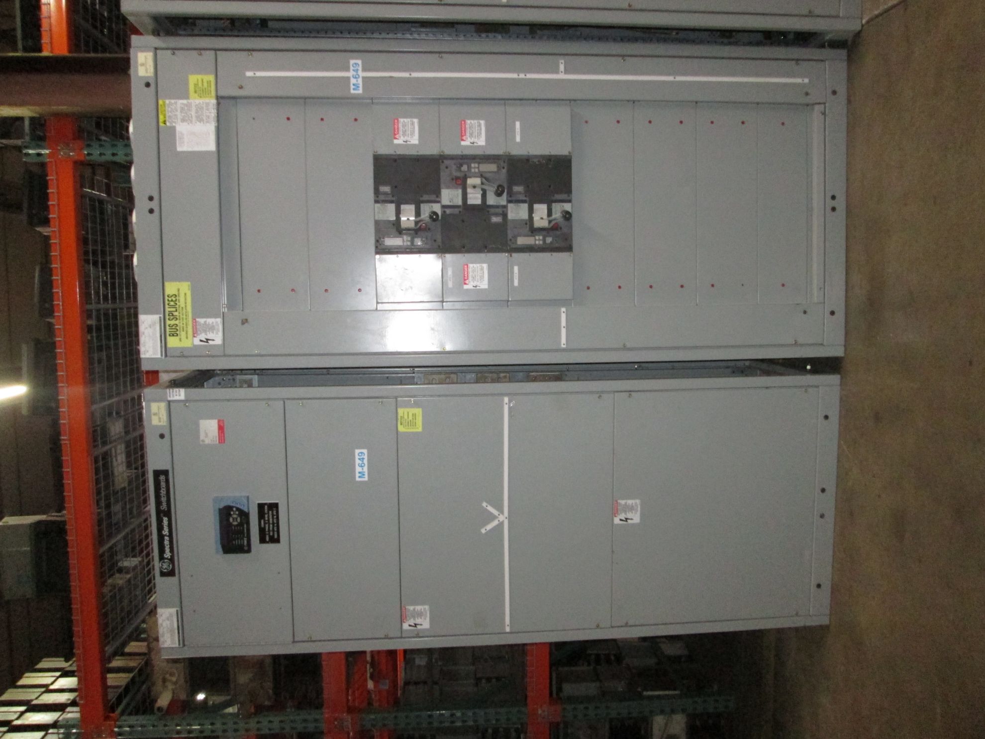 Picture of General Electric Switchboard MLO 2500 Amp 480 Volt 3 Ph 3 W NEMA 1 R&G