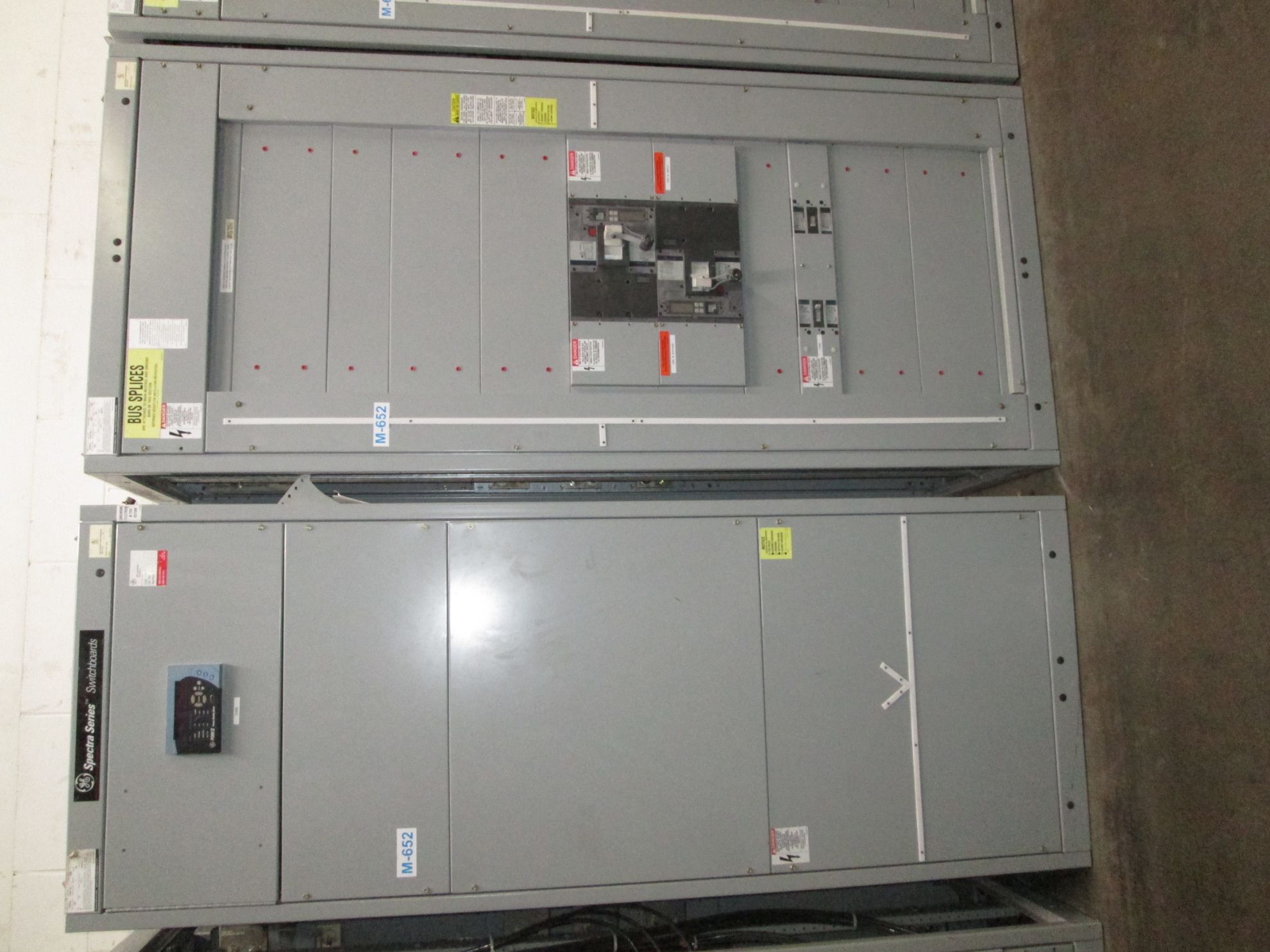 Picture of General Electric Spectra Series Switchboard MLO 1600 Amp 480 Volt 3 Ph 3 W NEMA 1 R&G