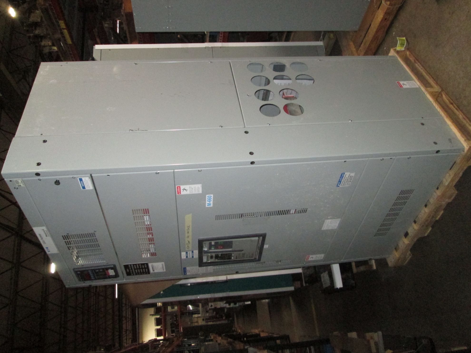 Picture of Cutler-Hammer Pow-R-Line Switchboard 4000 Amp Main Breaker 480Y/277 volt 3 Ph 4 W NEMA 1 R&G