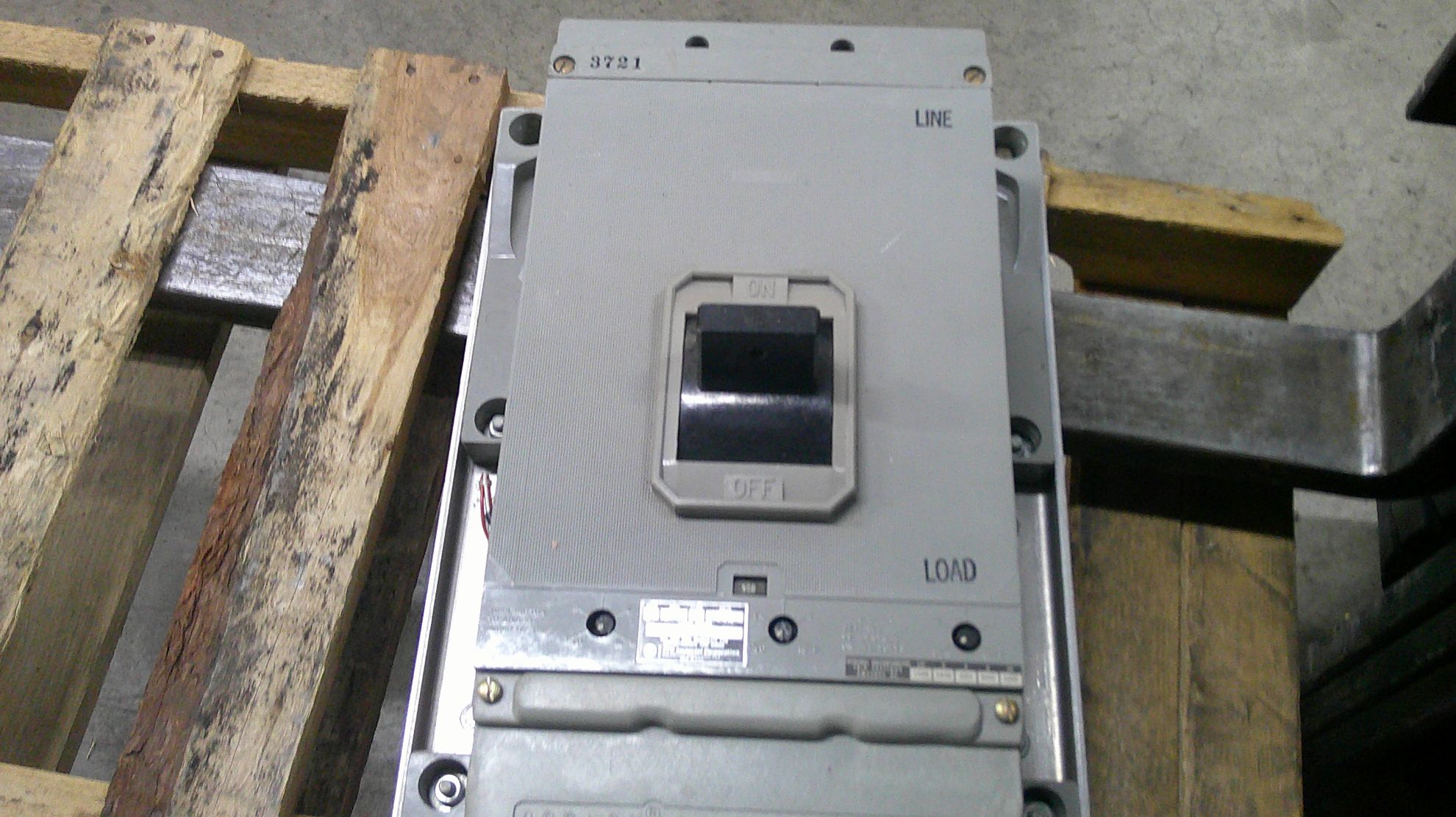 Picture of ITE CP Circuit Breaker 900 Amp 600 Volt AC 