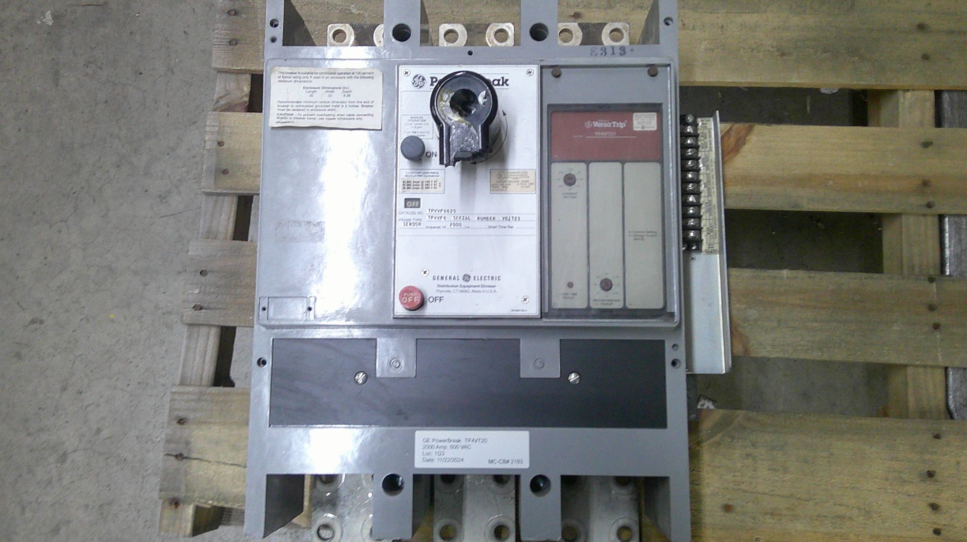 Picture of General Electric Power Break TPVVF6620 Circuit Breaker 2000 Amp 600 Volt AC M/O F/M