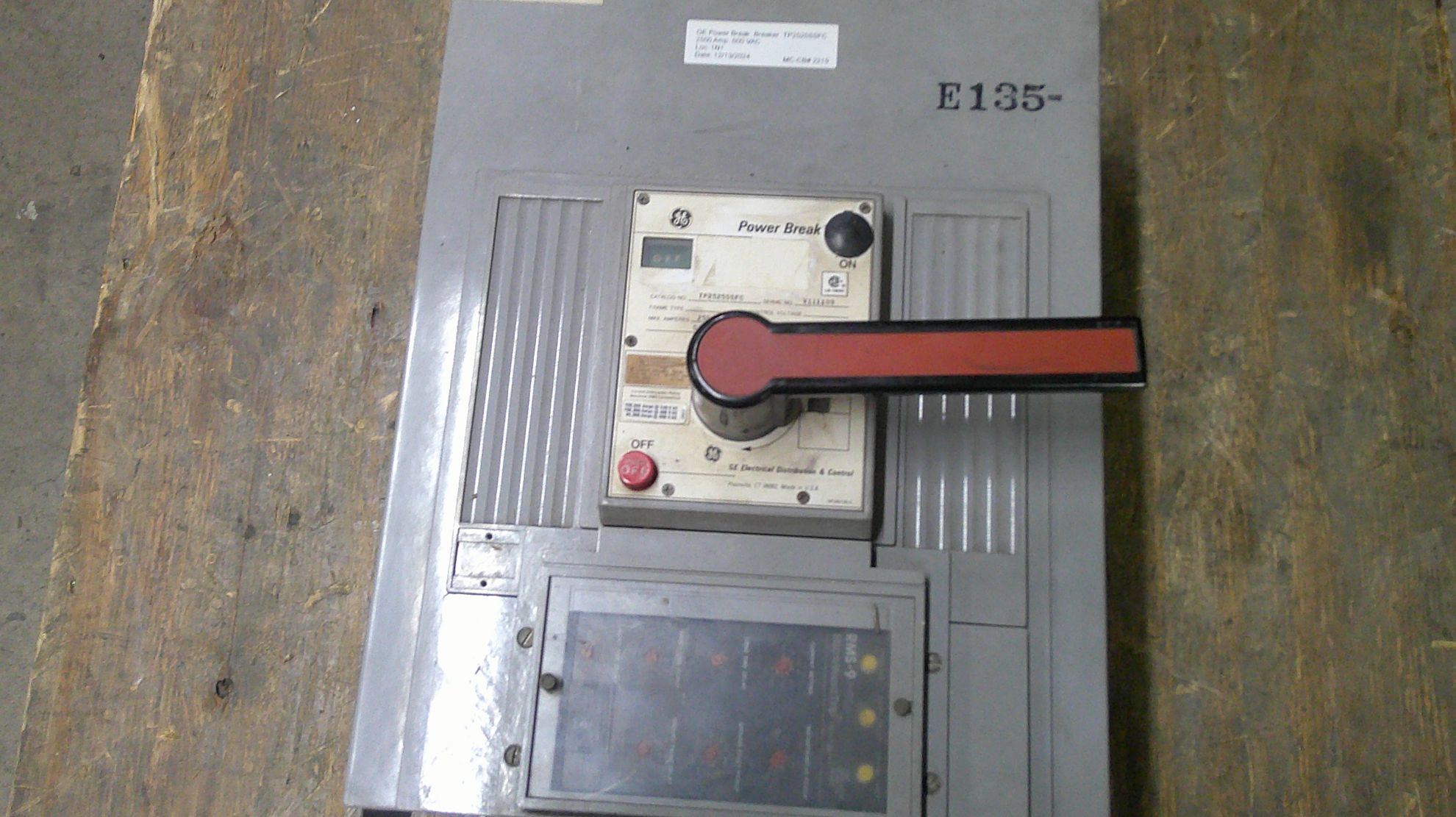Picture of General Electric PowerBreak TP2525SSFC Circuit Breaker 2500 Amp 600 Volt AC M/O F/M