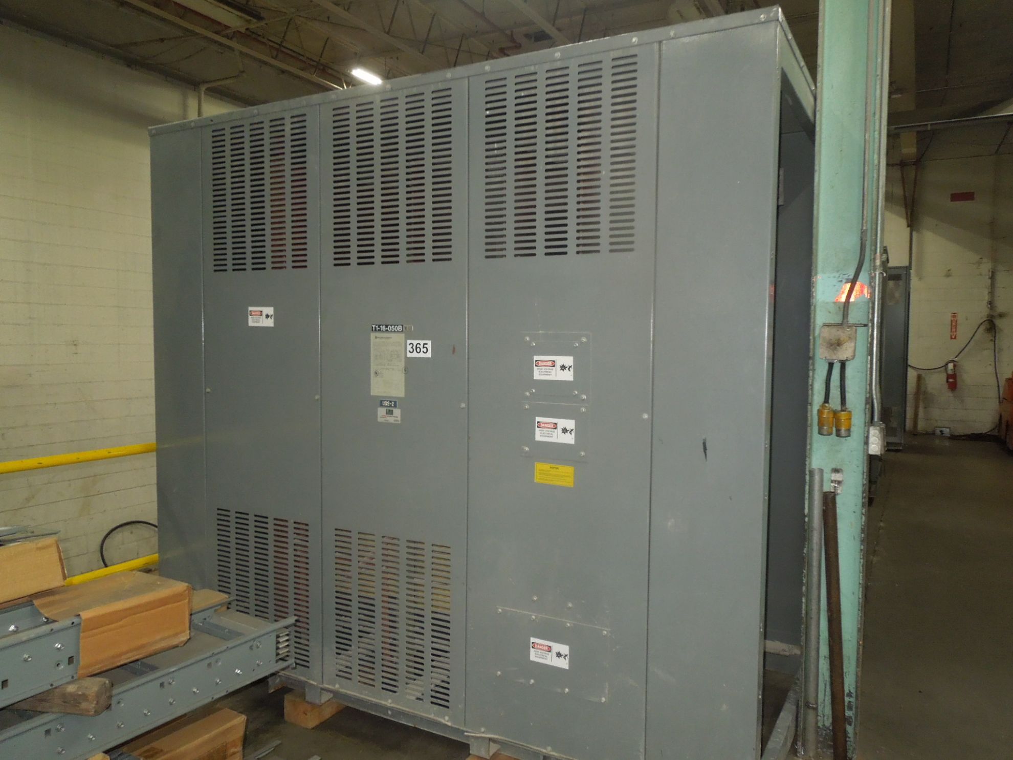 Picture of Square D Medium Voltage Dry Type Transformer | 1500 KVA 12470-480Y/277 Volt | 3 Phase NEMA 1 R&G