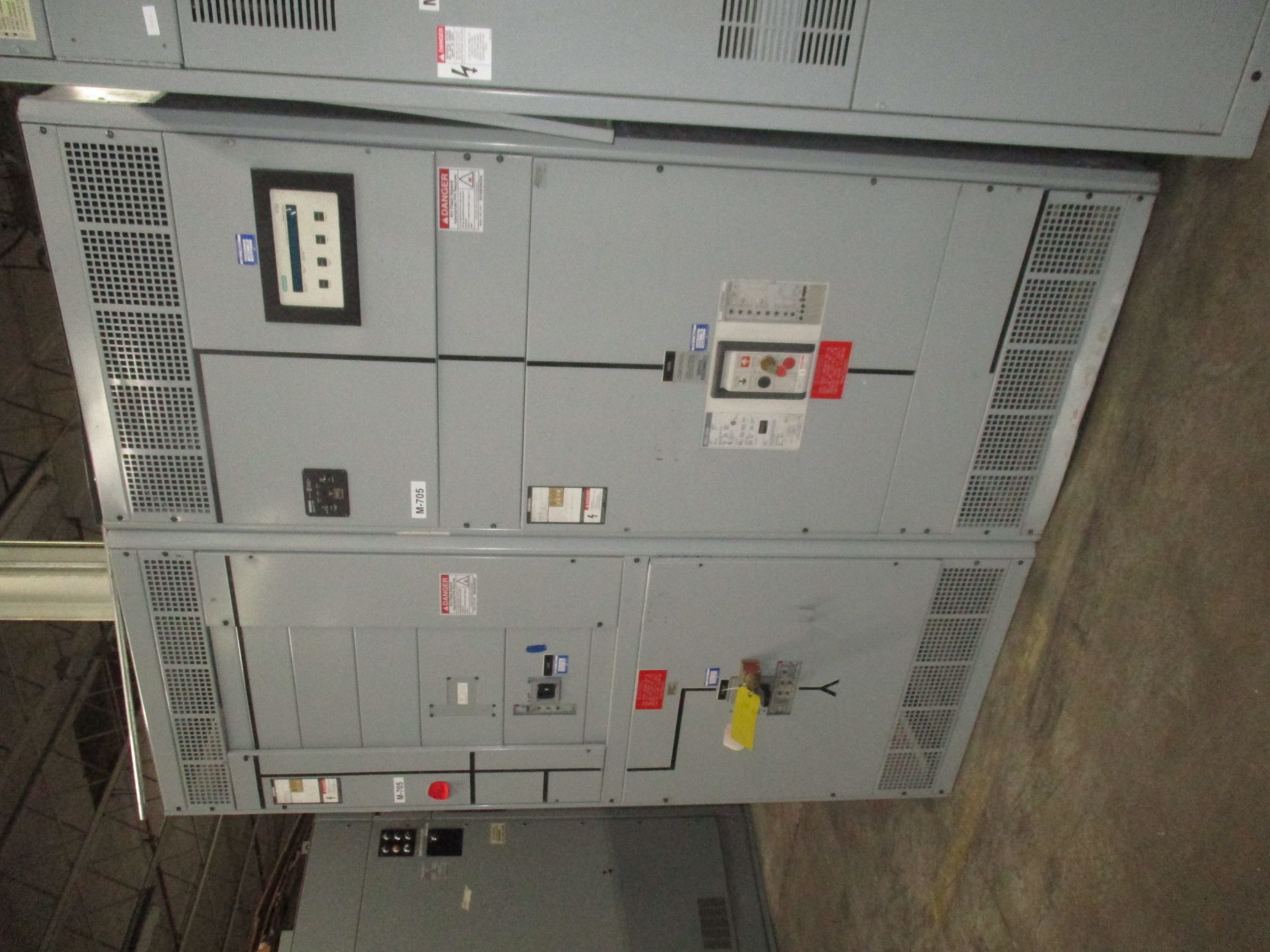 Picture of Siemens SB3 Switchboard SBS4032 | 3000 Amp Main Breaker | 480Y/277V 3-Phase 4-Wire | NEMA 1 R&G