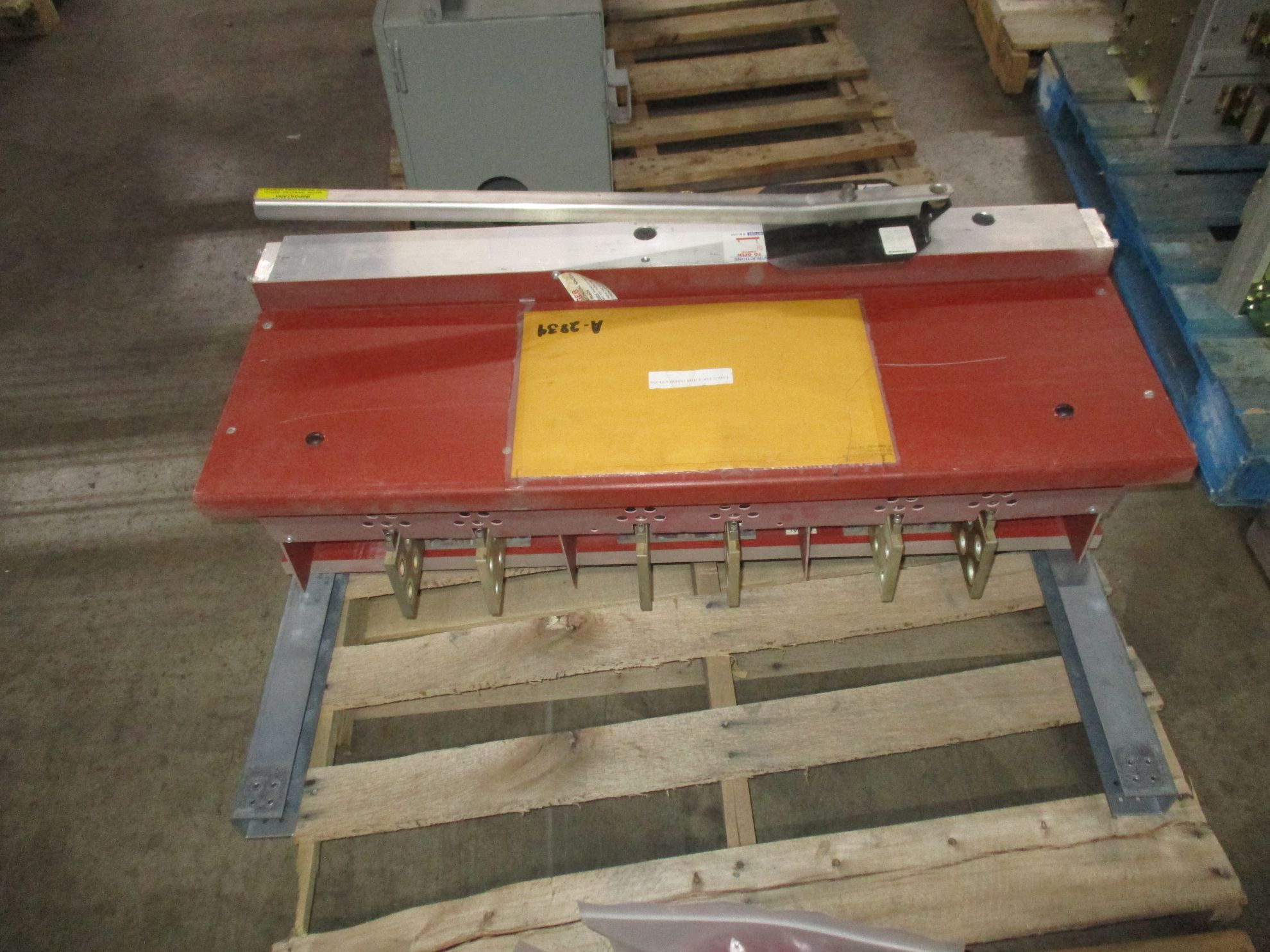 Picture of QA-3033-NF Pringle 3000 Amp 480 Volt Pressure Contact Switch Red Non-Fusible