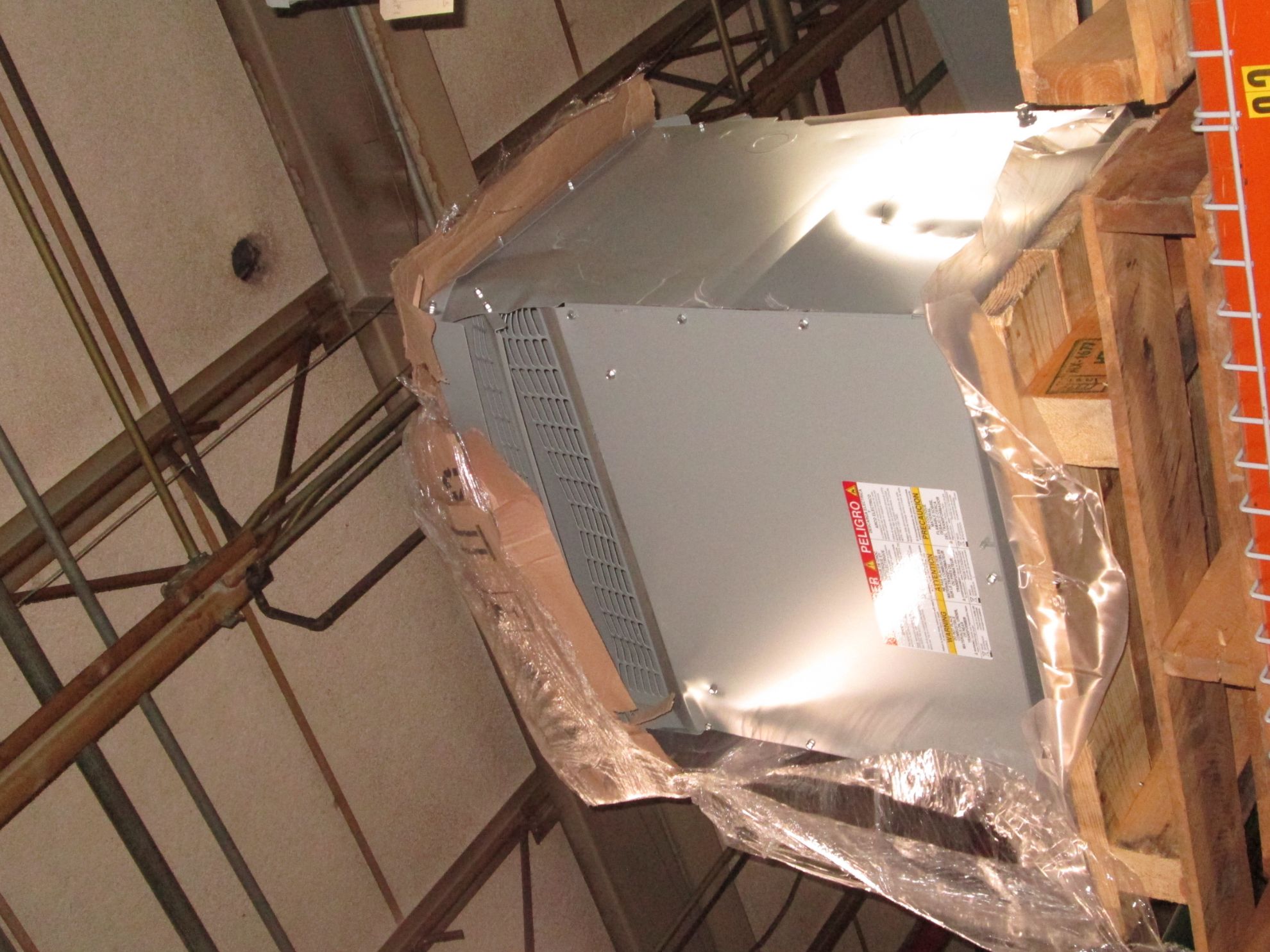 Picture of Hammond 75 KVA 480-208Y/120 Volt 3 Ph Low Voltage Dry Type Transformer Surplus