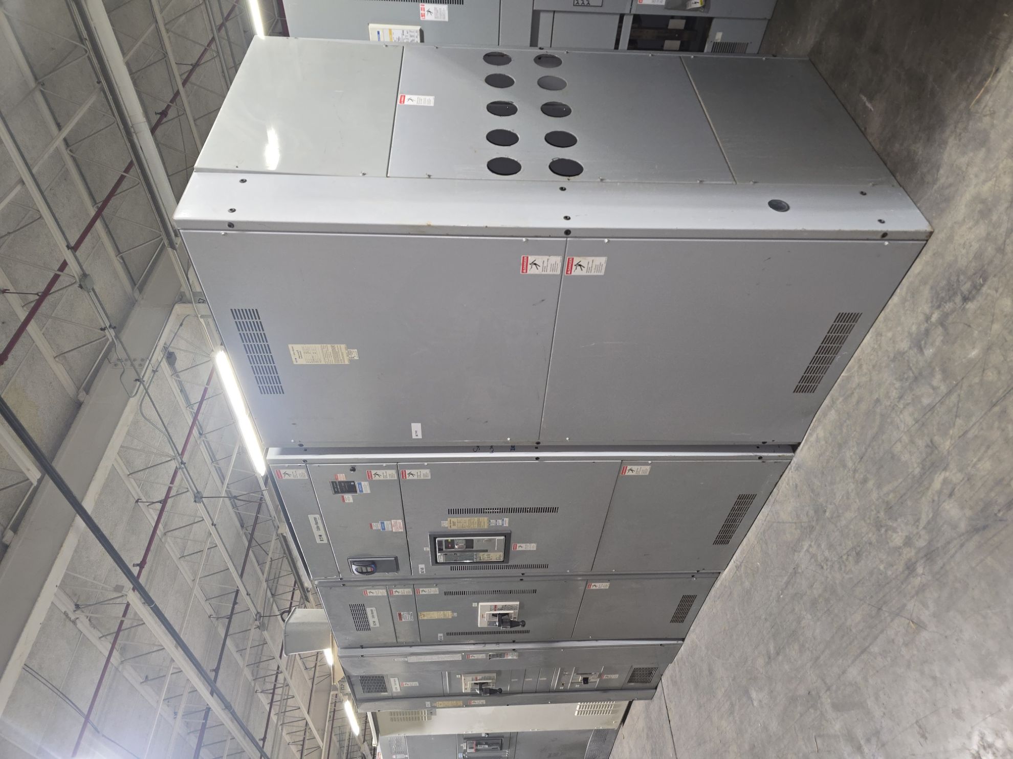 Picture of Eaton Pow-R-Line Switchboard MDSC4N | 4000 Amp Main Breaker | 480Y/277V 3-Phase 4-Wire | NEMA 1 R&G